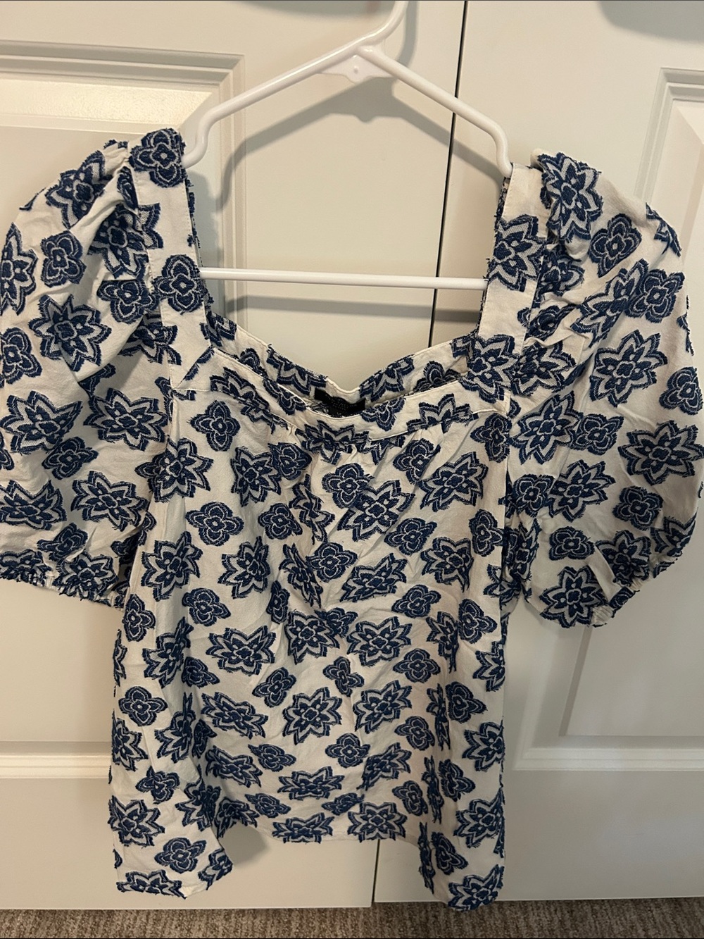 Ann Taylor Navy Floral Embroidered White Blouse